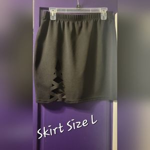 Slit cross skirt